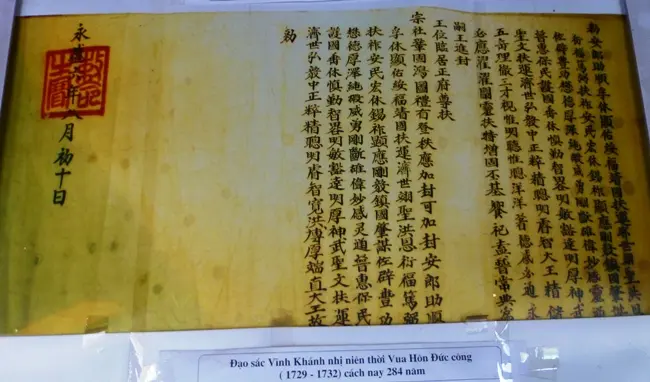Sắc phong 300 năm tuổi tại Đình Là