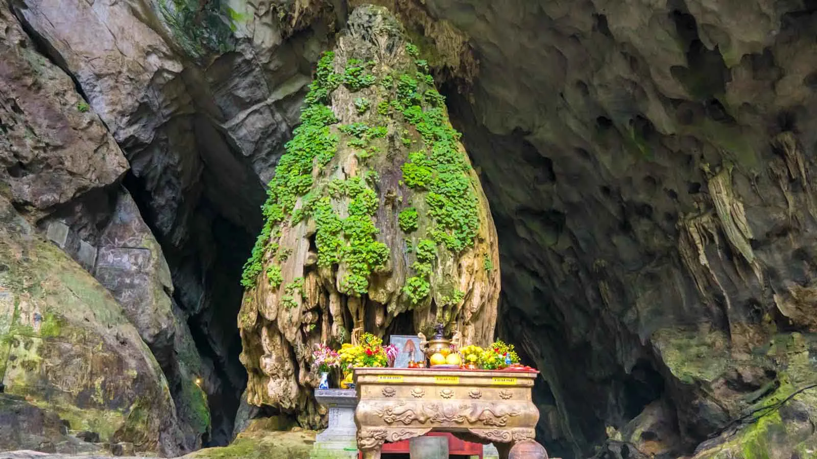 Cảnh quan di tích Chùa Trong nhìn từ ngoài