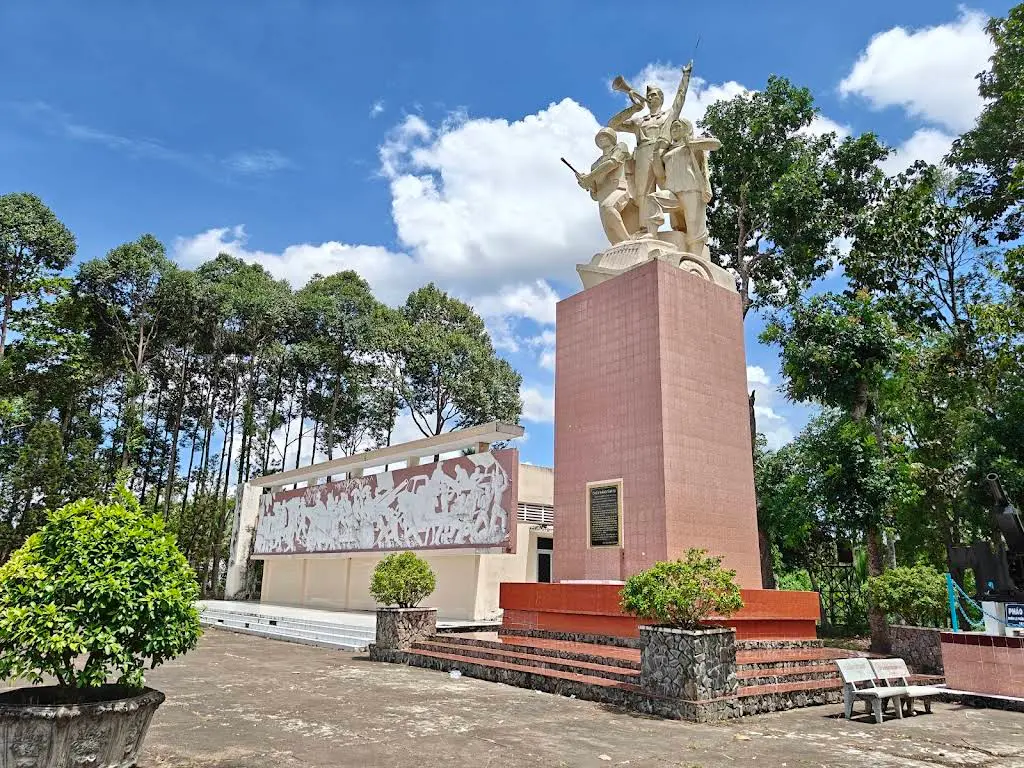 Cảnh quan Khu Di Tích Chiến Thắng Tầm Vu