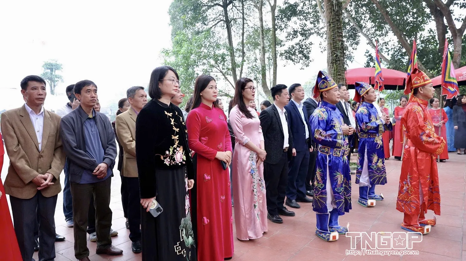 Các địa biểu thực hiện nghi thức rước lễ tại Lễ hội Đền Khuân