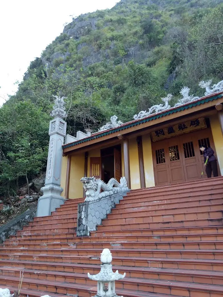 Cảnh quan chùa Núi Mằn