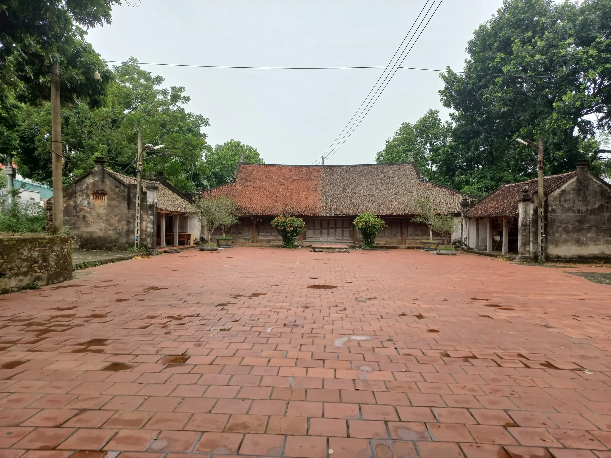 Toàn cảnh Đình Phương Bản