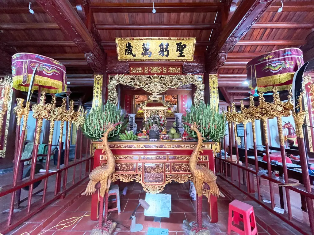 Gian thờ tự của Đình Hạ Giang