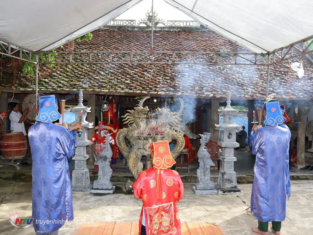 Nghi thức cổ lễ tại Lễ hội Đền Linh Kiếm