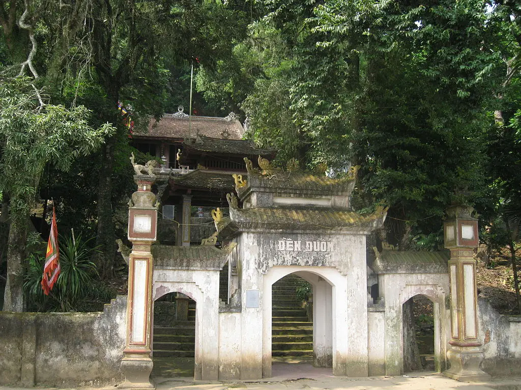 Cổng Đền Đuổm
