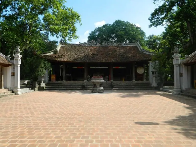 Khuôn viên Đền Và