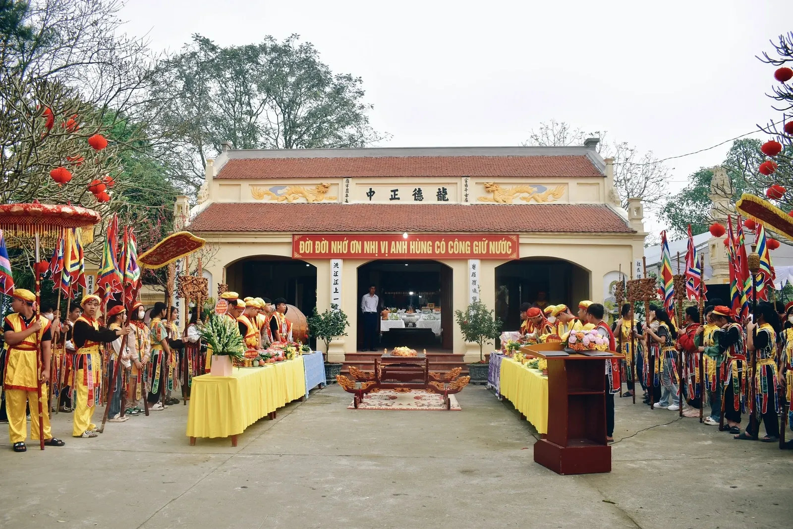 Quang cảnh Lễ hội đền Nghè, đình Đông