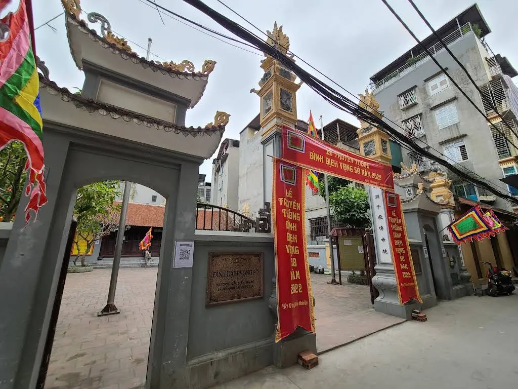Không gian cảnh quan bên ngoài Đình Dịch Vọng Sở