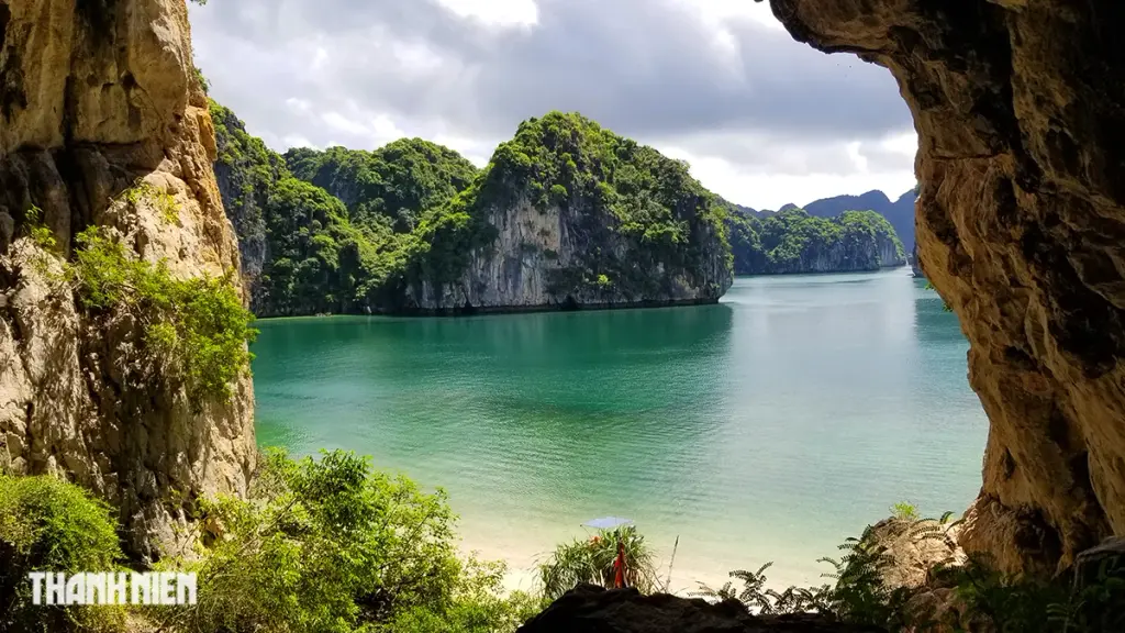 Vịnh Hạ Lan tại Quần đảo Cát Bà