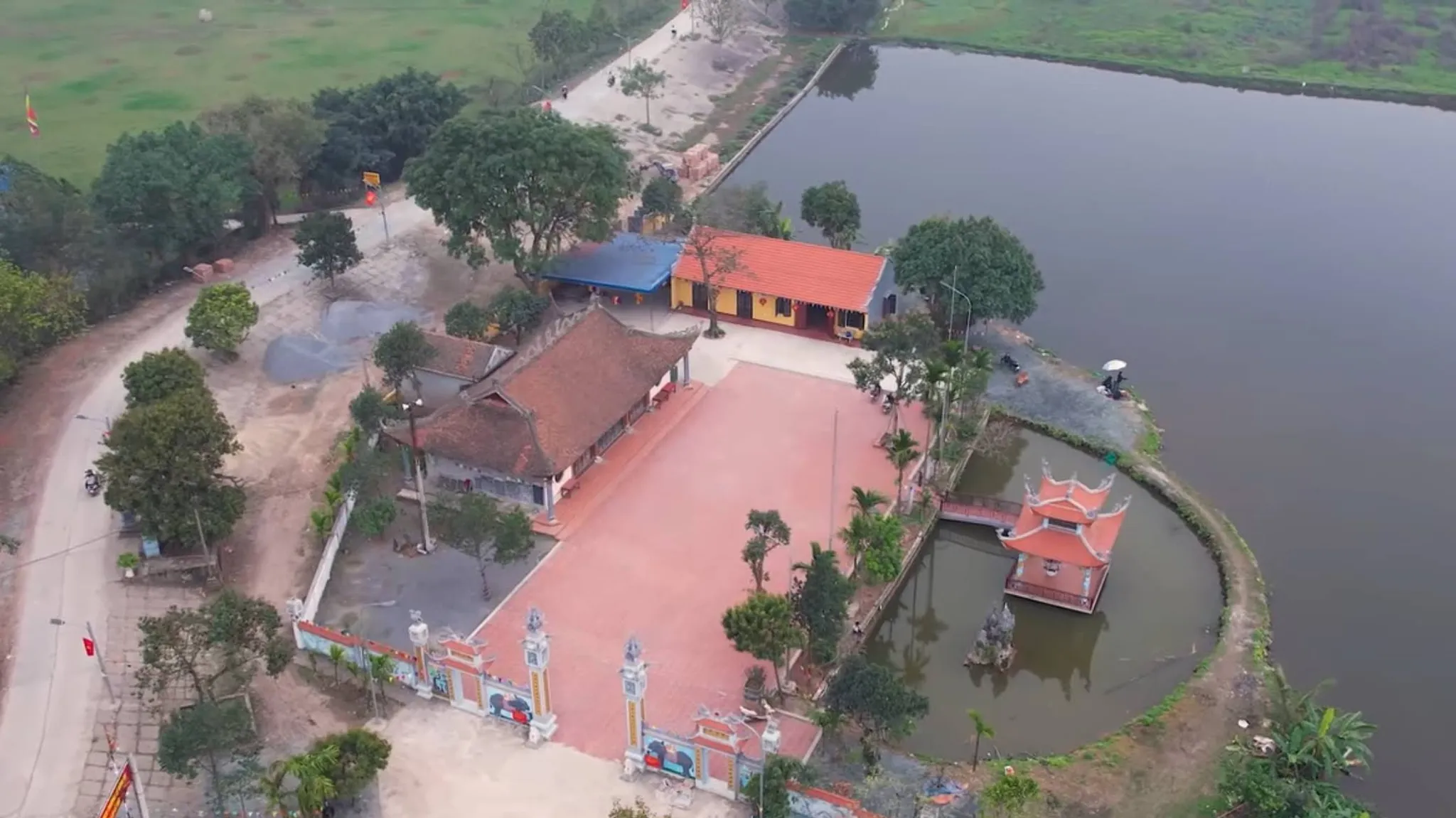 Toàn cảnh Đình Thụy Dương nhìn từ trên cao