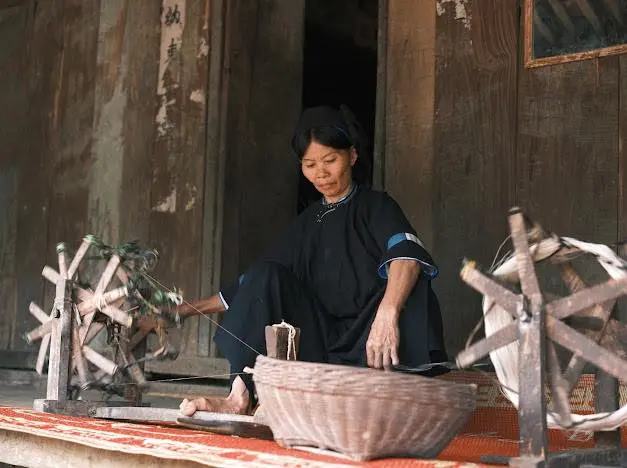 Công đoạn dệt vải