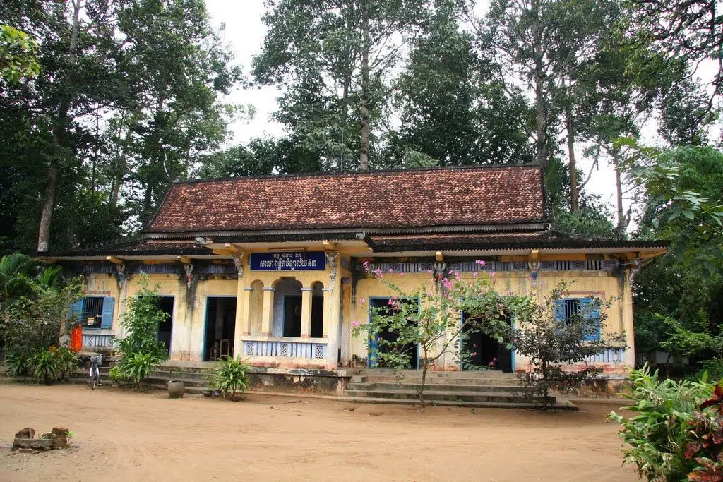 Cảnh quan Chùa Sam Rông Ek