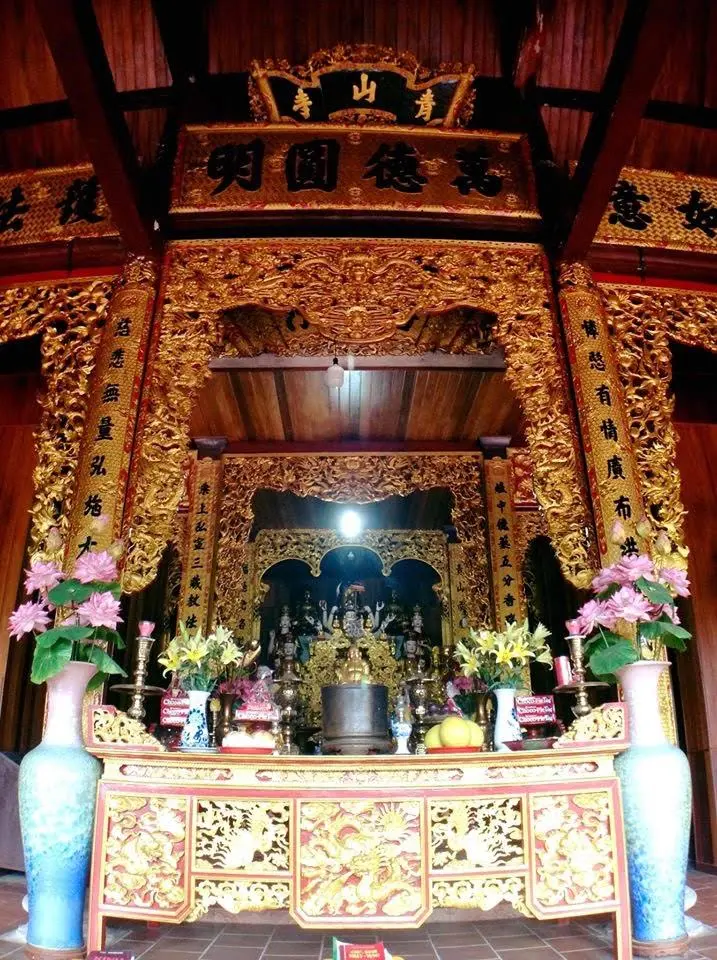 Cảnh quan bên trong chùa Thanh Sơn