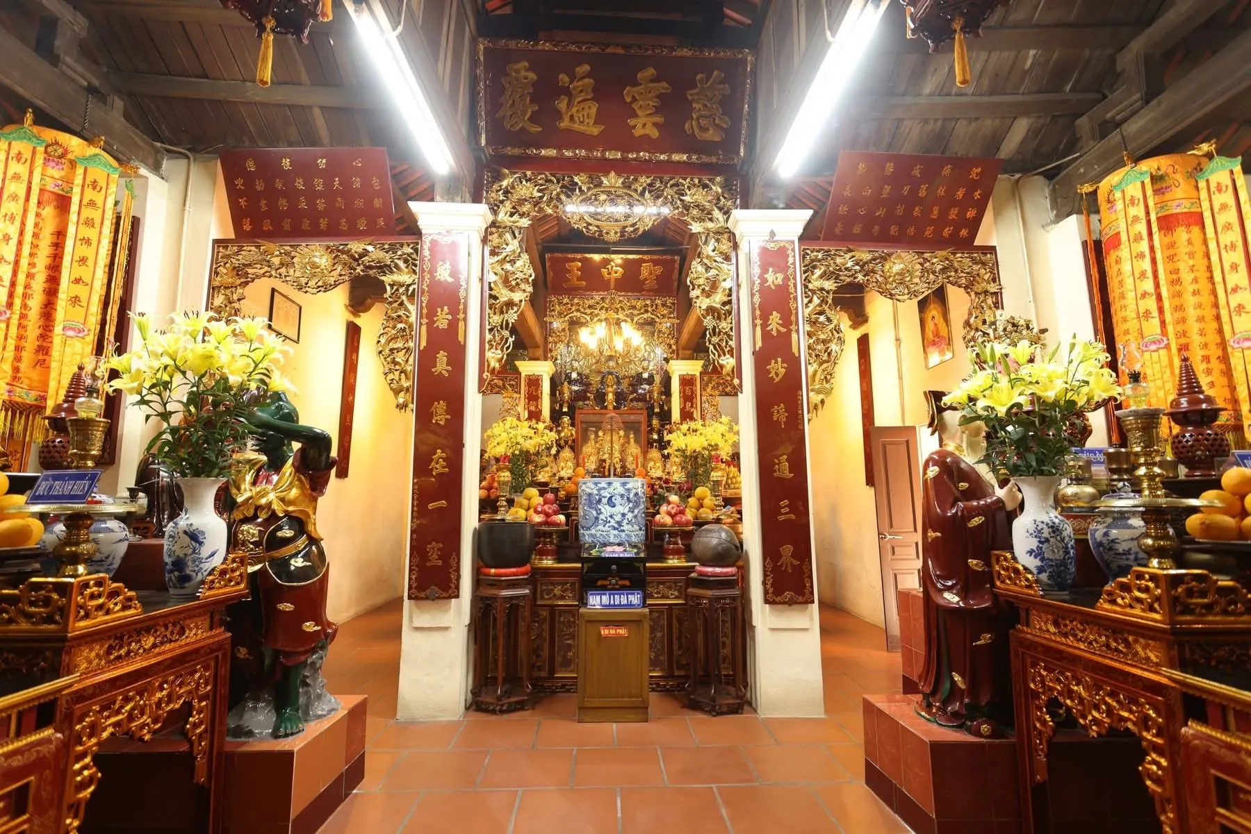Không gian cảnh quan bên trong di tích Chùa Mậu Lương (Đại Bi)