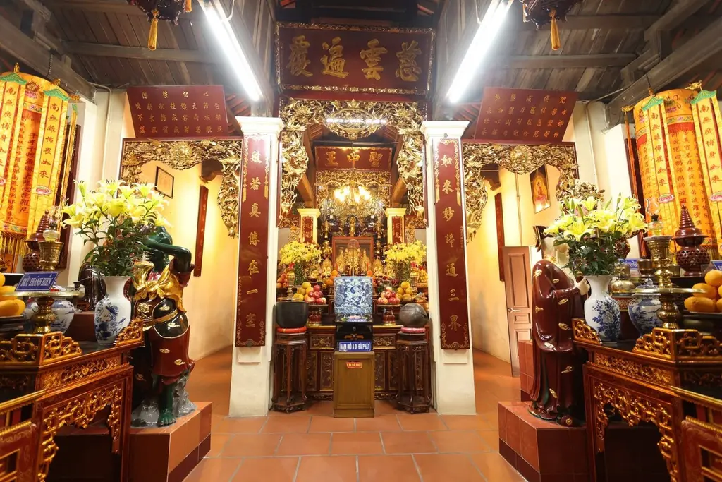 Không gian cảnh quan bên trong di tích Chùa Mậu Lương (Đại Bi)