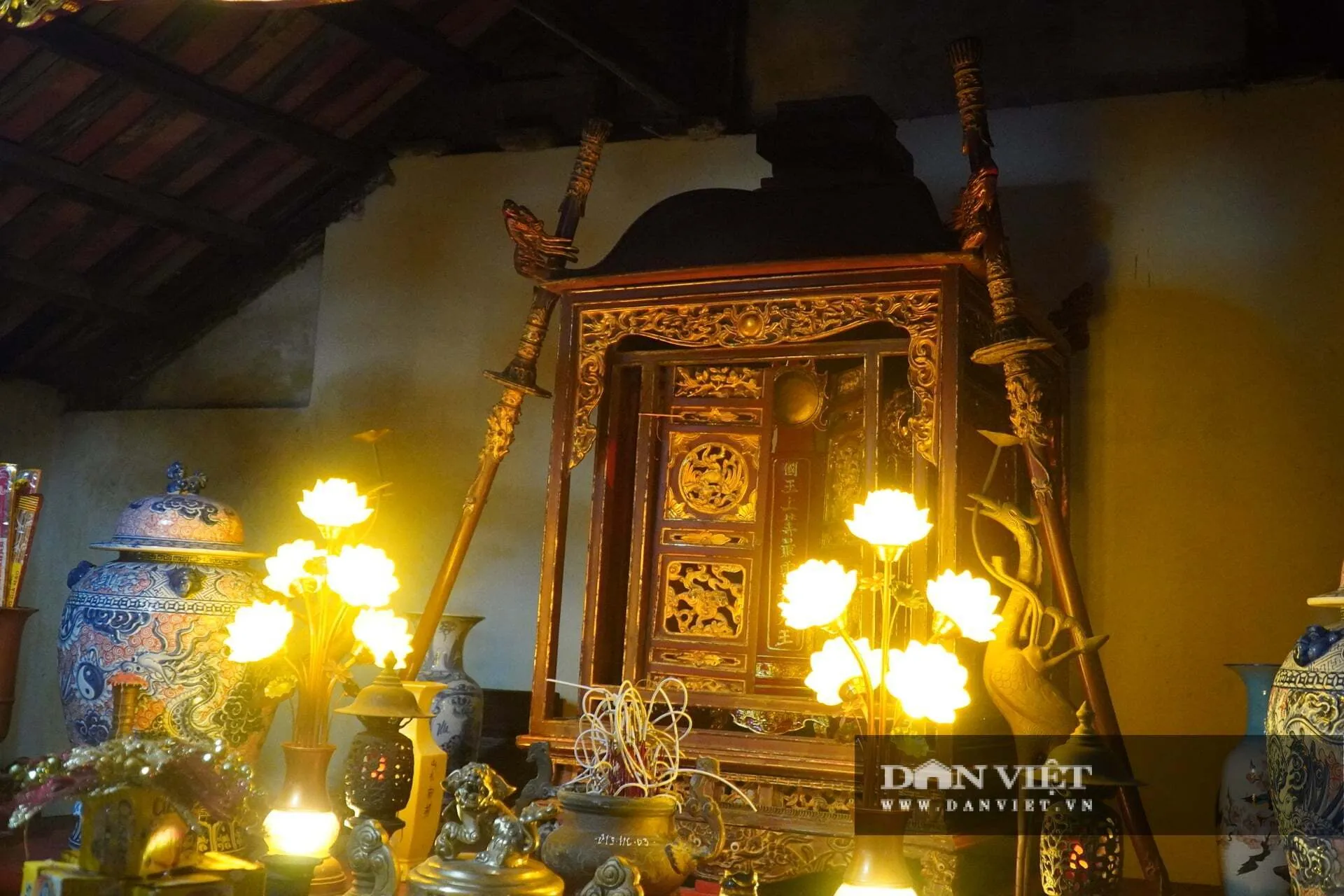 Cảnh quan bên trong Đình Tam Sơn