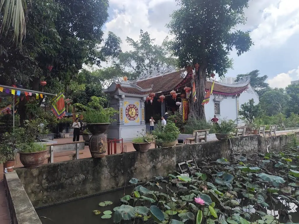 Không gian cảnh quan di tích Đền Định Công Hạ