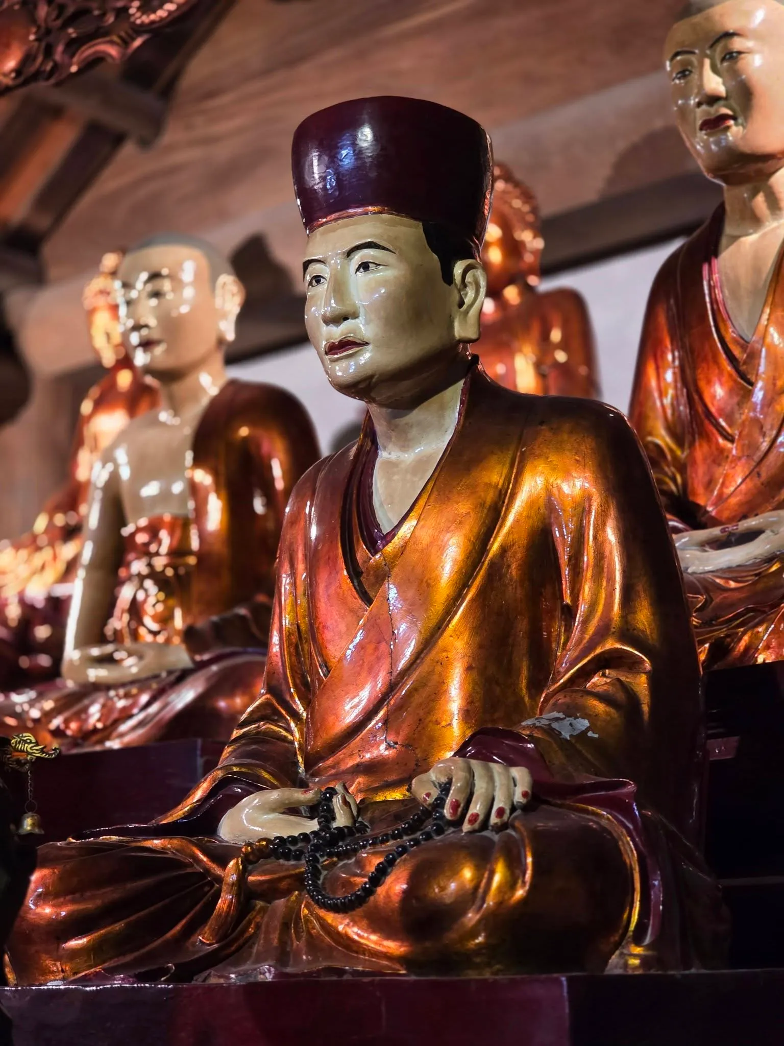 Tượng thờ trong chùa Côn Sơn (Thiên Tư Phúc tự)