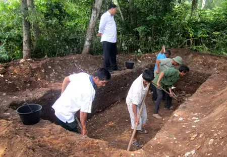 Hiện trường khai quật Di chỉ Thạch Lạc