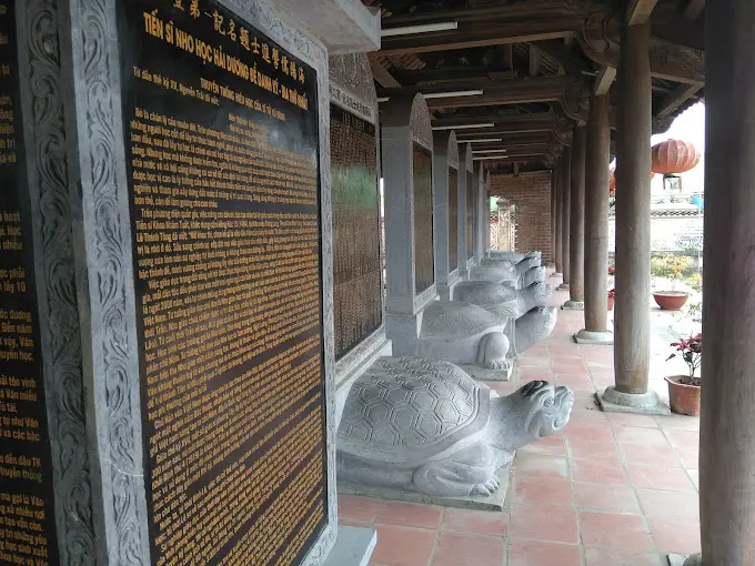 Bia tiến sĩ tại Văn Miếu Mao Điền