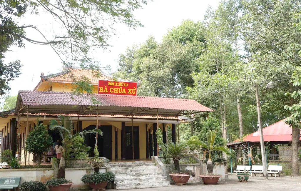 Miếu Bà Chúa Xứ