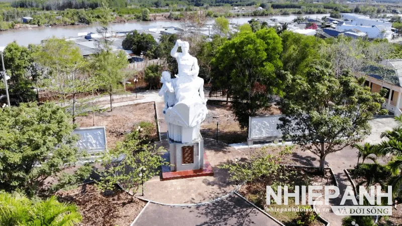 Tổng thể Di tích Bến Vàm Lũng