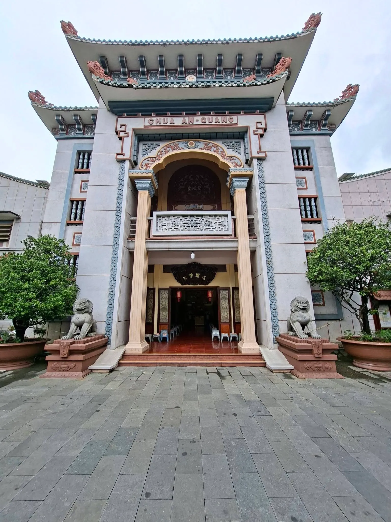 Cổng Chùa Ấn Quang