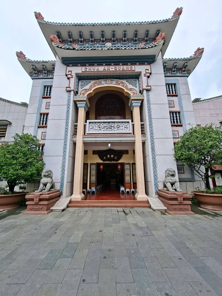 Cổng Chùa Ấn Quang