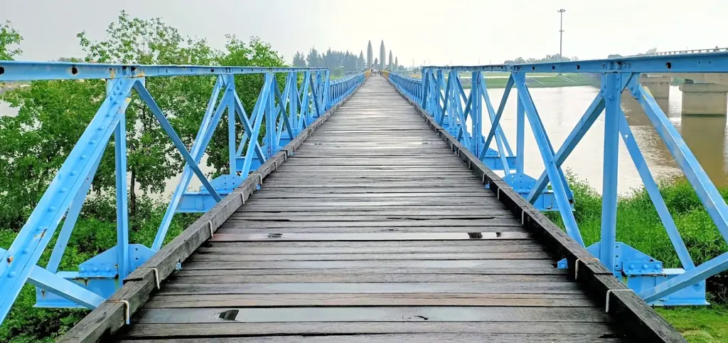 Cầu Hiền Lương