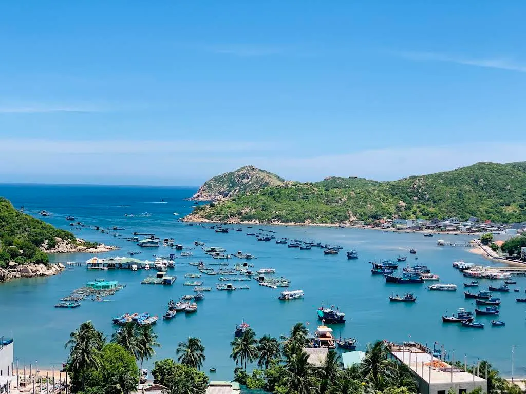 Vẻ đẹp của danh lam thắng cảnh Vịnh Vĩnh Hy