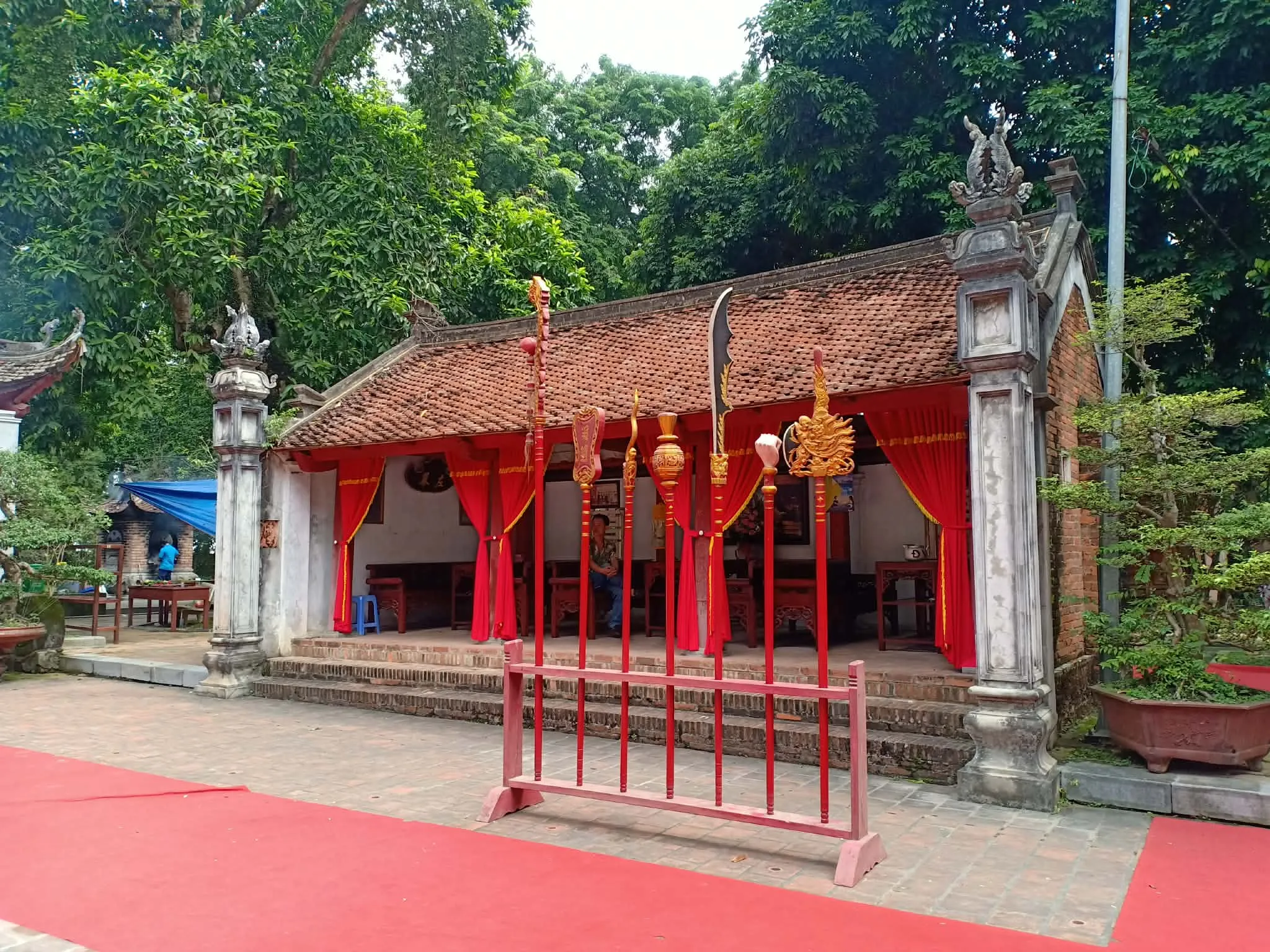 Nhà tả vu Đền Và