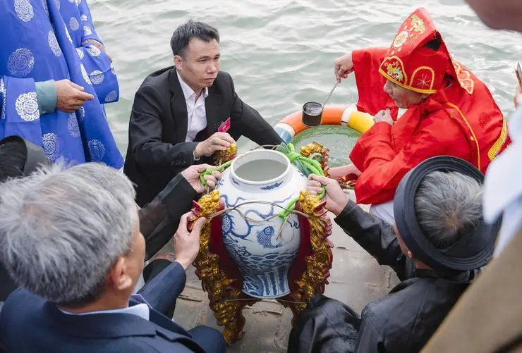 Lễ cấp thủy tại Hội làng Vạn Phúc