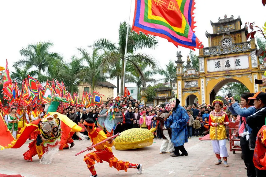 Phần hội tại Lễ hội Thôn Tam Sơn