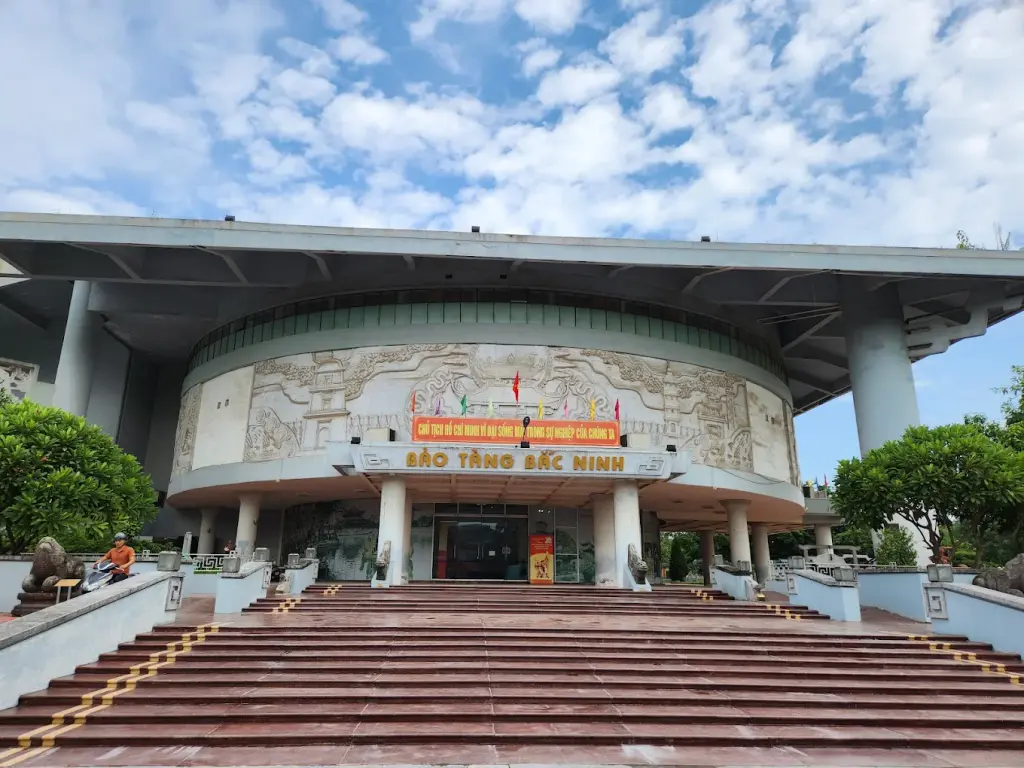 Mặt chính Bảo tàng Bắc Ninh