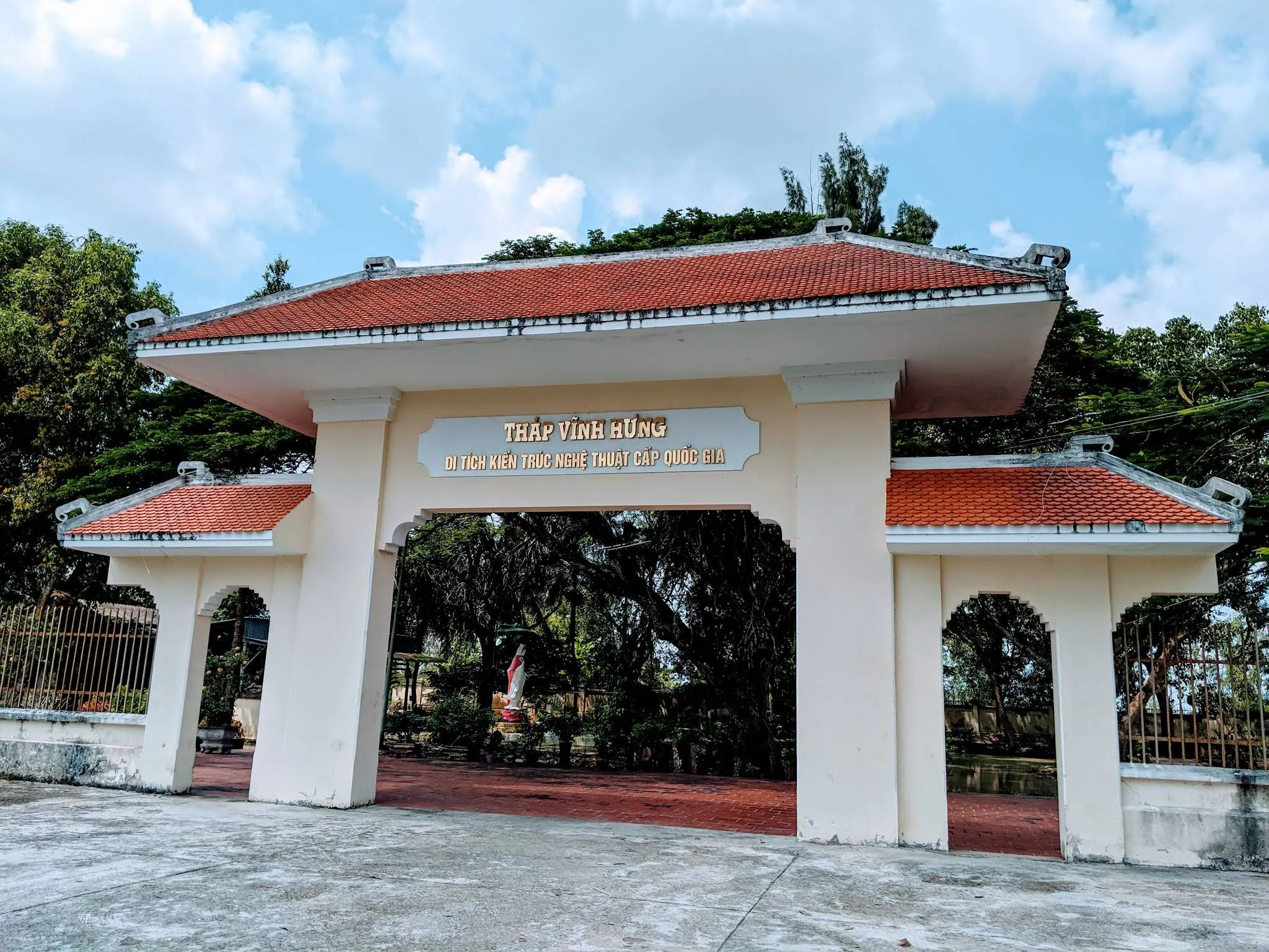 Không gian Di tích Kiến Trúc Tháp Vĩnh Hưng
