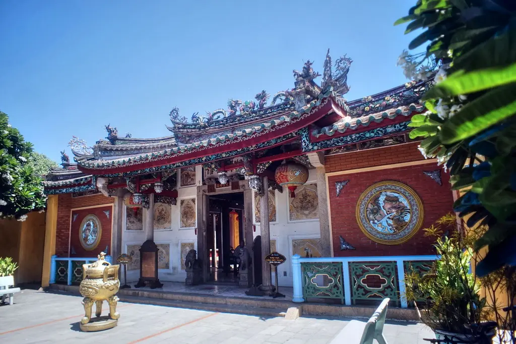 Phía trước Hội quán Triều Châu