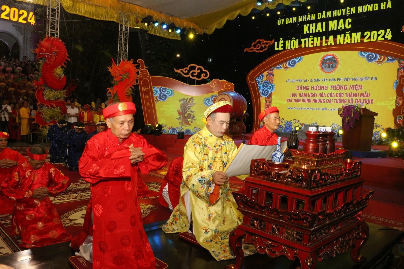 Thực hành nghi thức bái yết tại Hội đền Tiên La