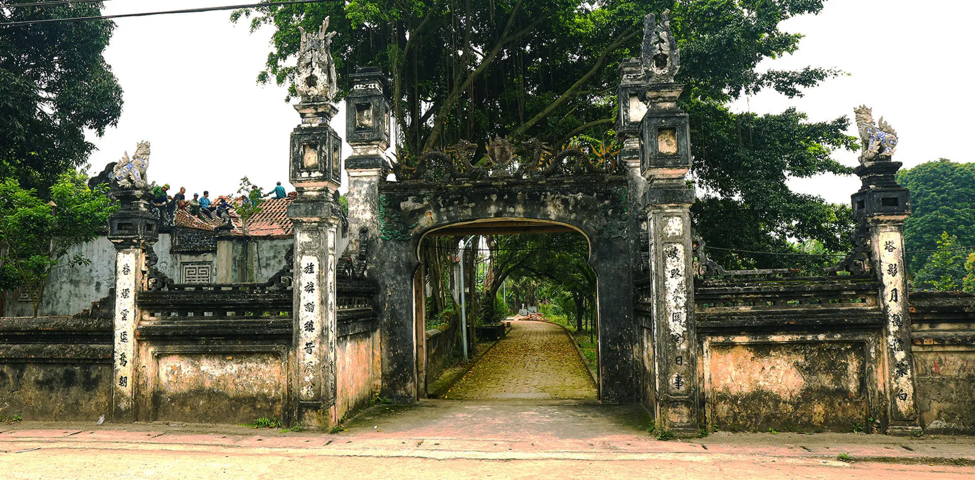 Nét cổ kính của khuôn viên Đền Thờ Đỗ Khắc Chung.