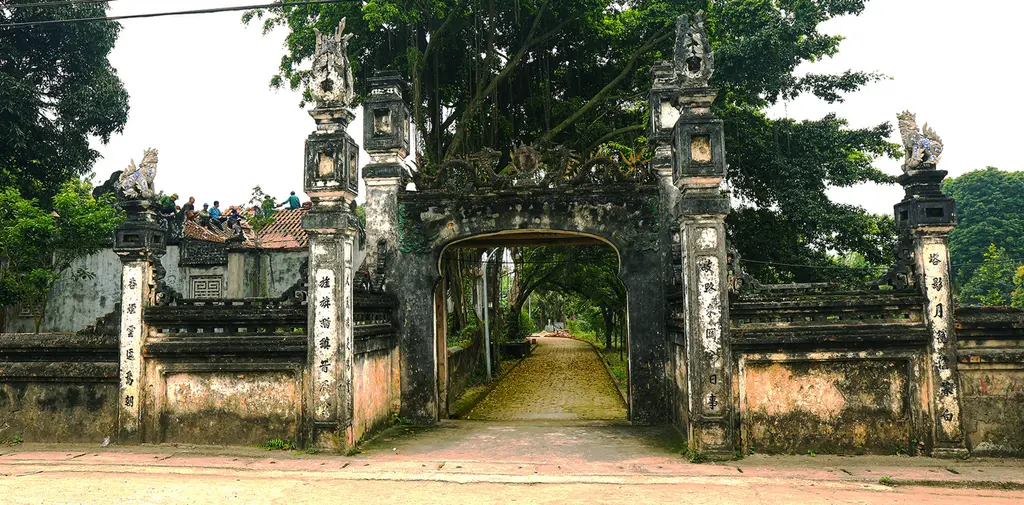 Nét cổ kính của khuôn viên Đền Thờ Đỗ Khắc Chung.