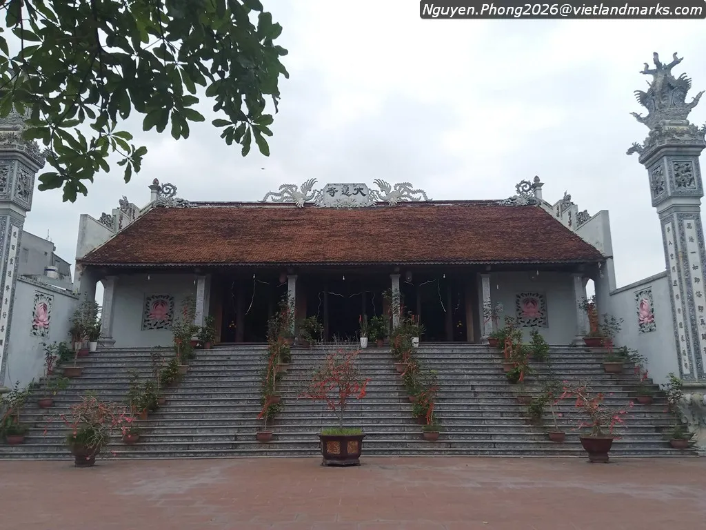 Khuôn viên Chùa Mỹ Ả