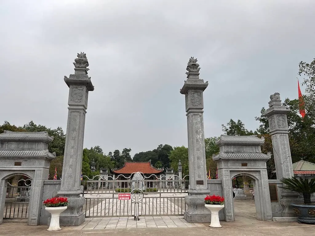 Không gian cảnh quan Đền Hai Bà Trưng