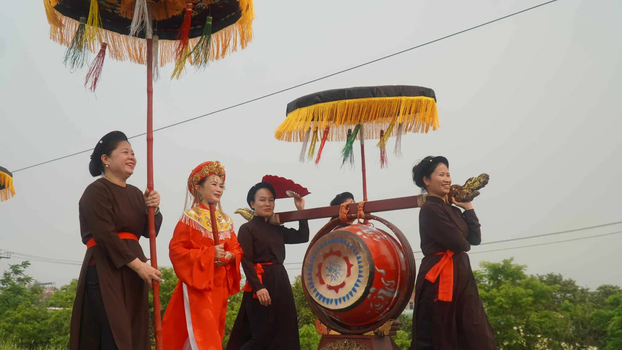 Hiệu trống quân là đội không thể thiếu của đoàn rước tại Lễ hội Phụng Nghênh