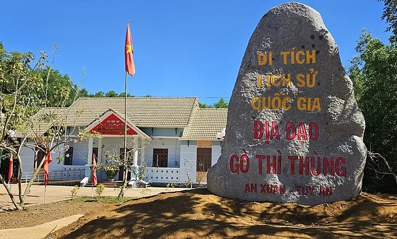 Bia Di tích Địa Đạo Gò Thì Thùng