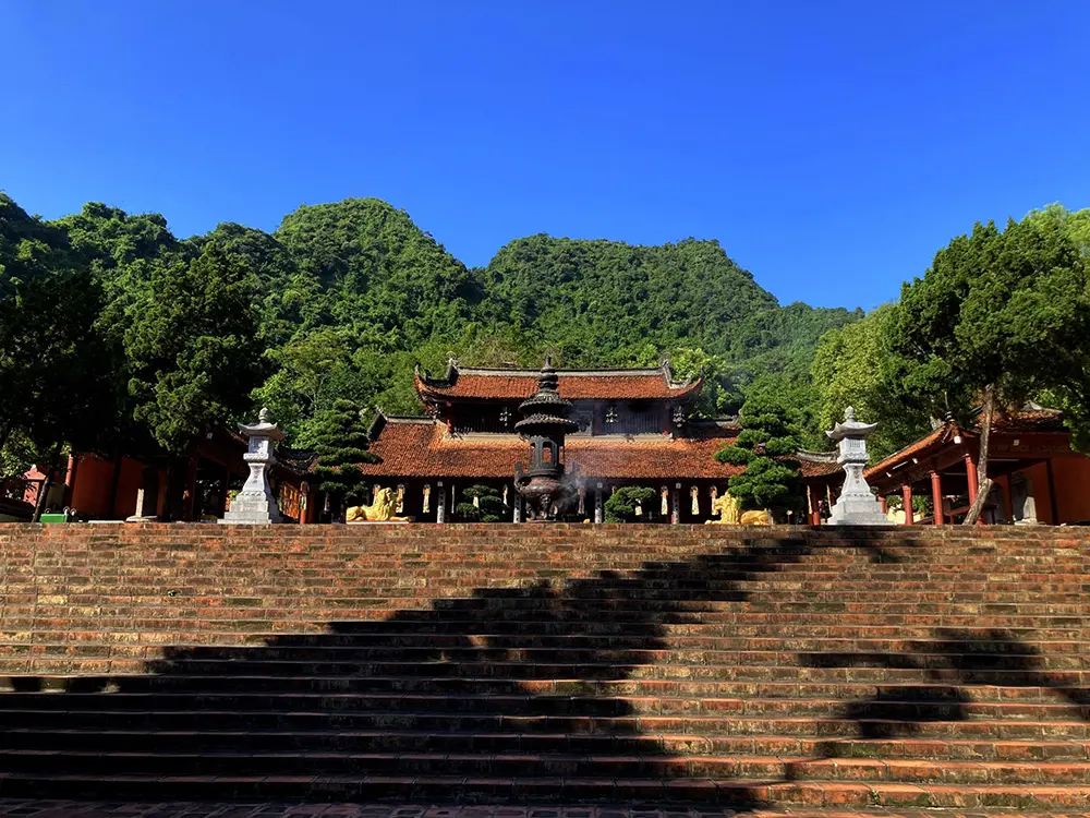 Tiền Cảnh Chùa Hương trong Quần Thể Di Tích Hương Sơn