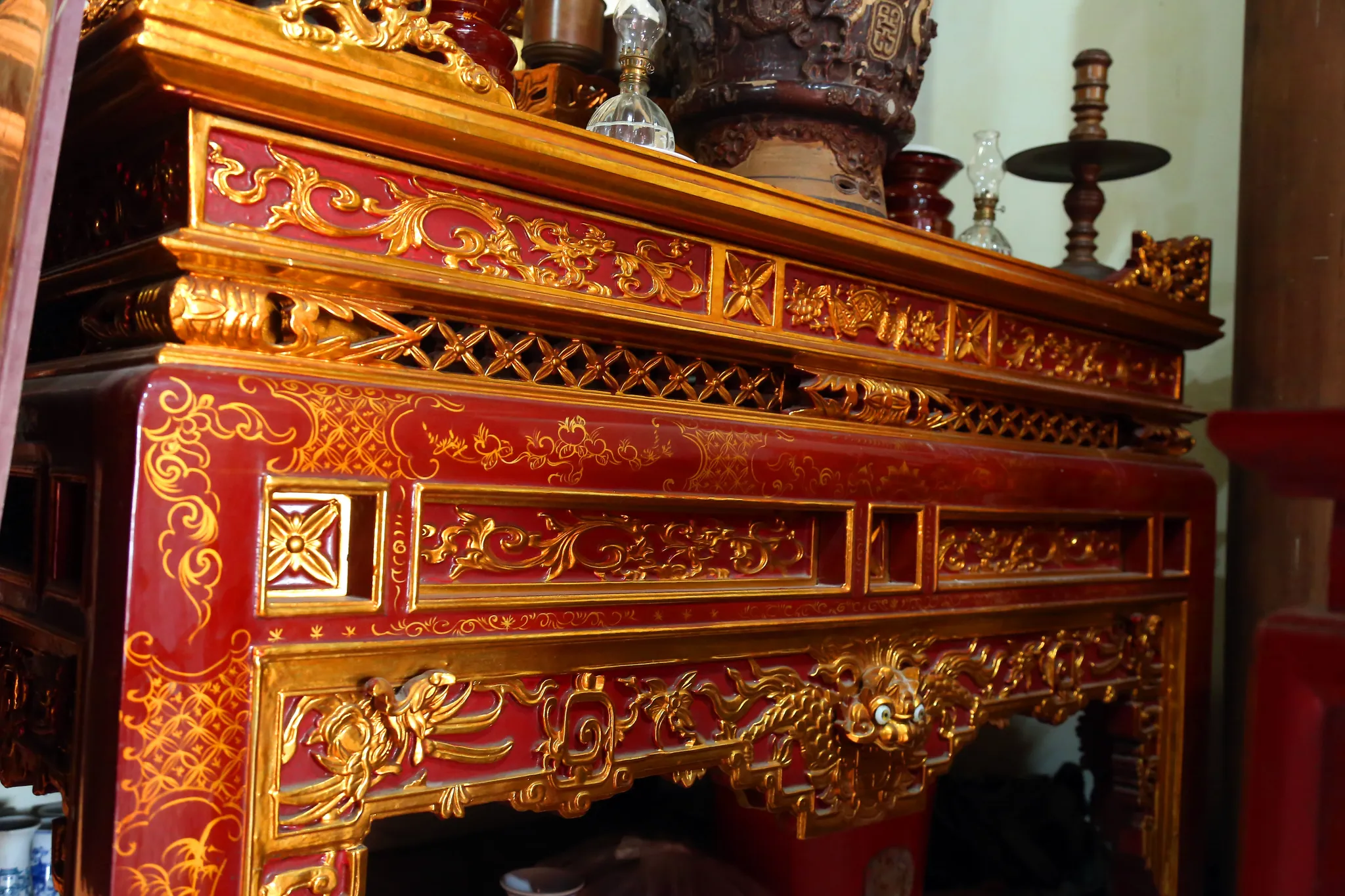 Họa tiết trên án gian đình Thị Cấm