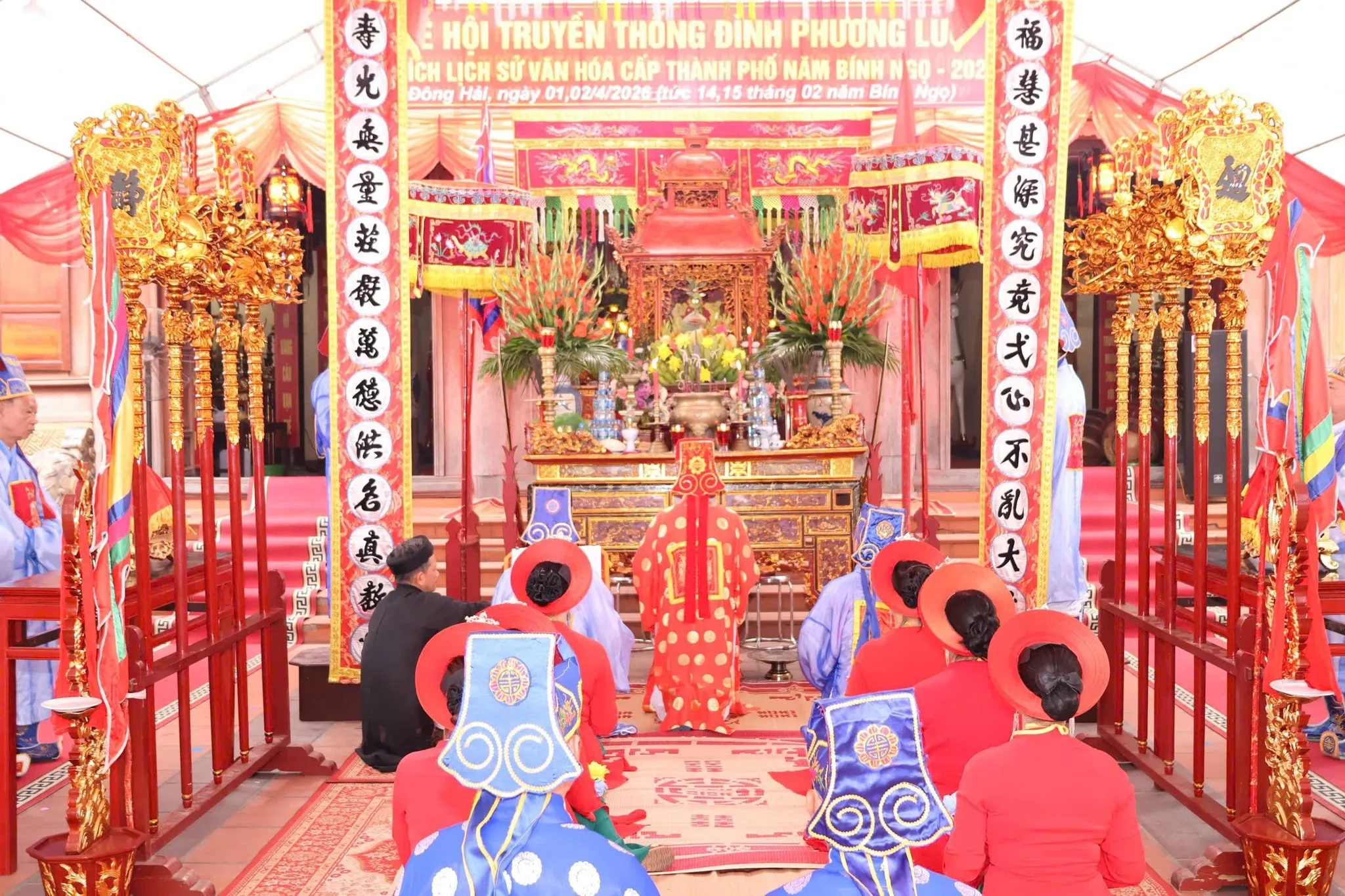Lễ tế trong đình tại Lễ hội đình Phương Lưu