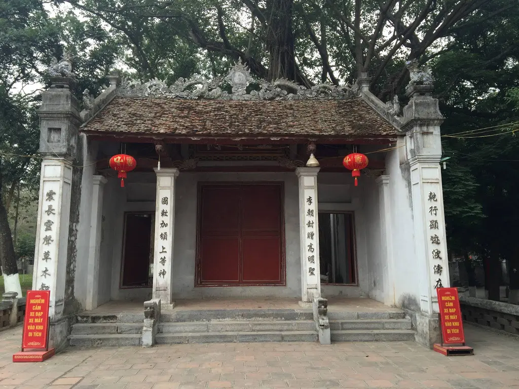 Cảnh quan di tích Đền Thuỵ Khuê