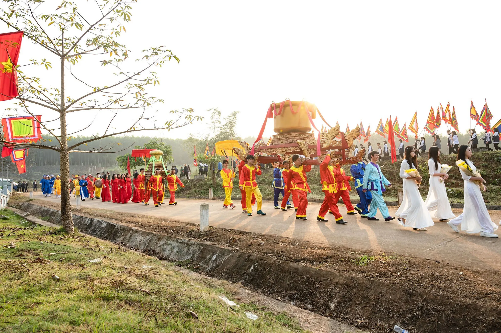 Đoàn rước Lễ hội Làng Vạc