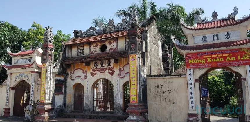 Cổng Chùa Huỳnh Cung