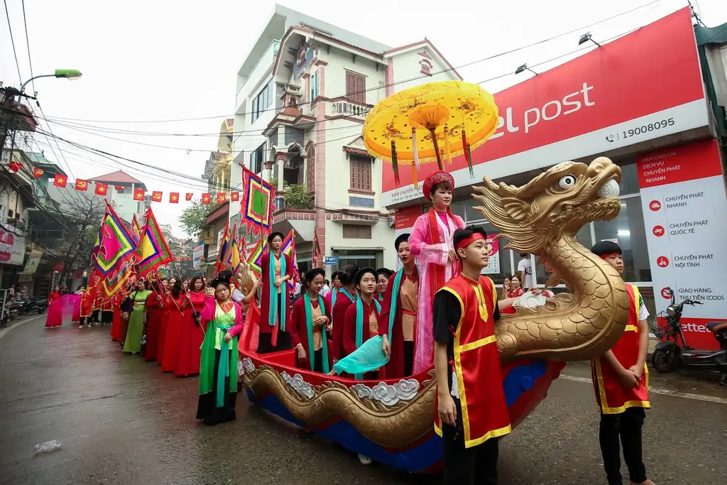 Đoàn rước tại Hội chèo Tàu tổng Gối